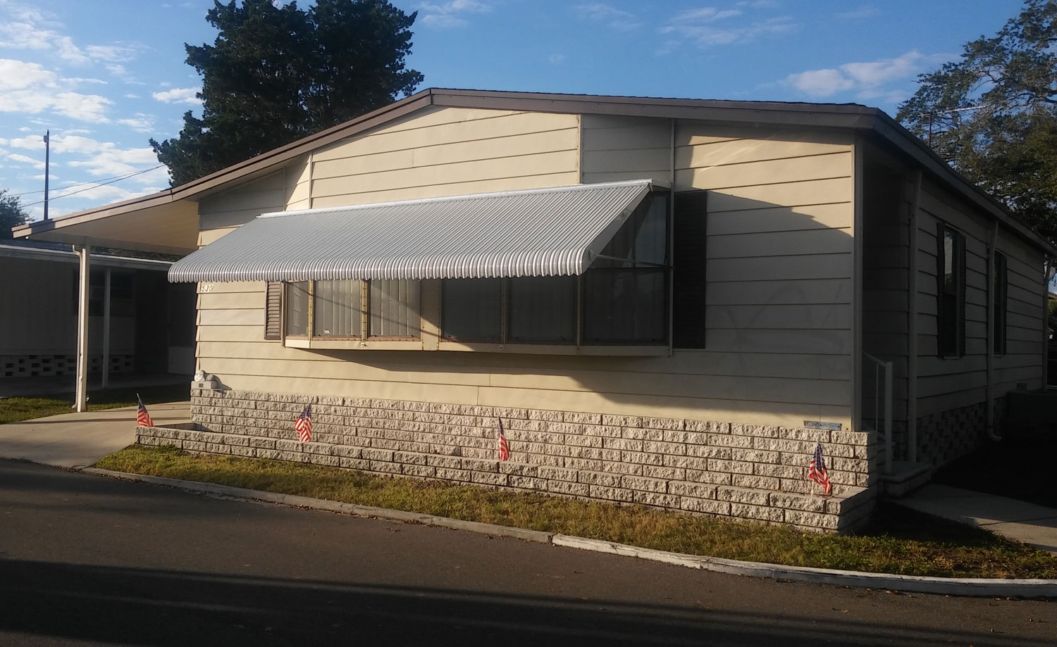 Clamshell Aluminum Awning Gallery