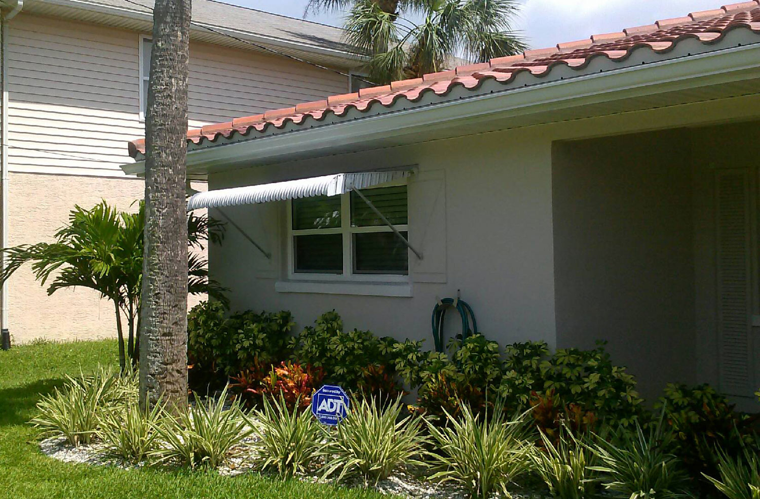 Clamshell Aluminum Awning Gallery