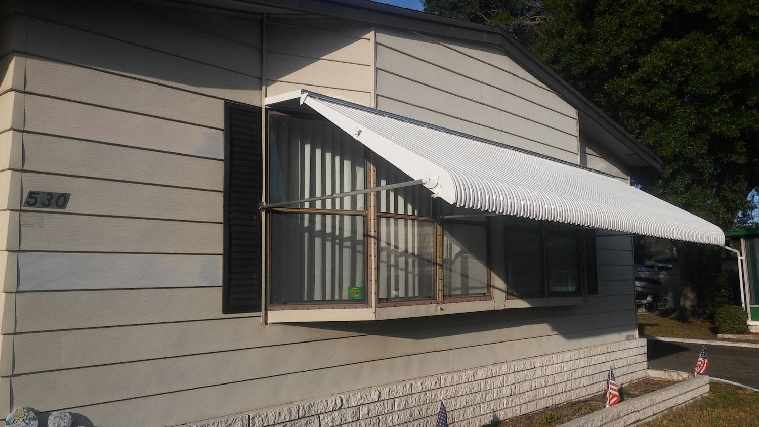 Clamshell Aluminum Awning Gallery