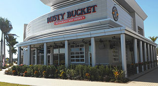 shade point contract solar screens at the rusty bucket restaurant and tavern in sarasota florida