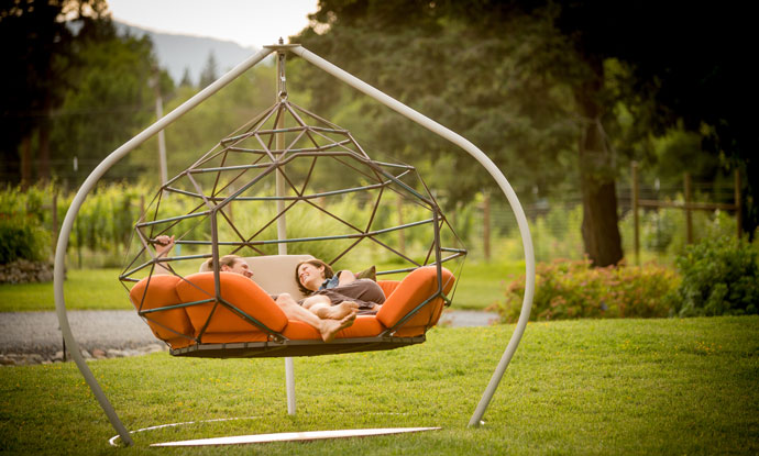 kodama zome swinging daybed