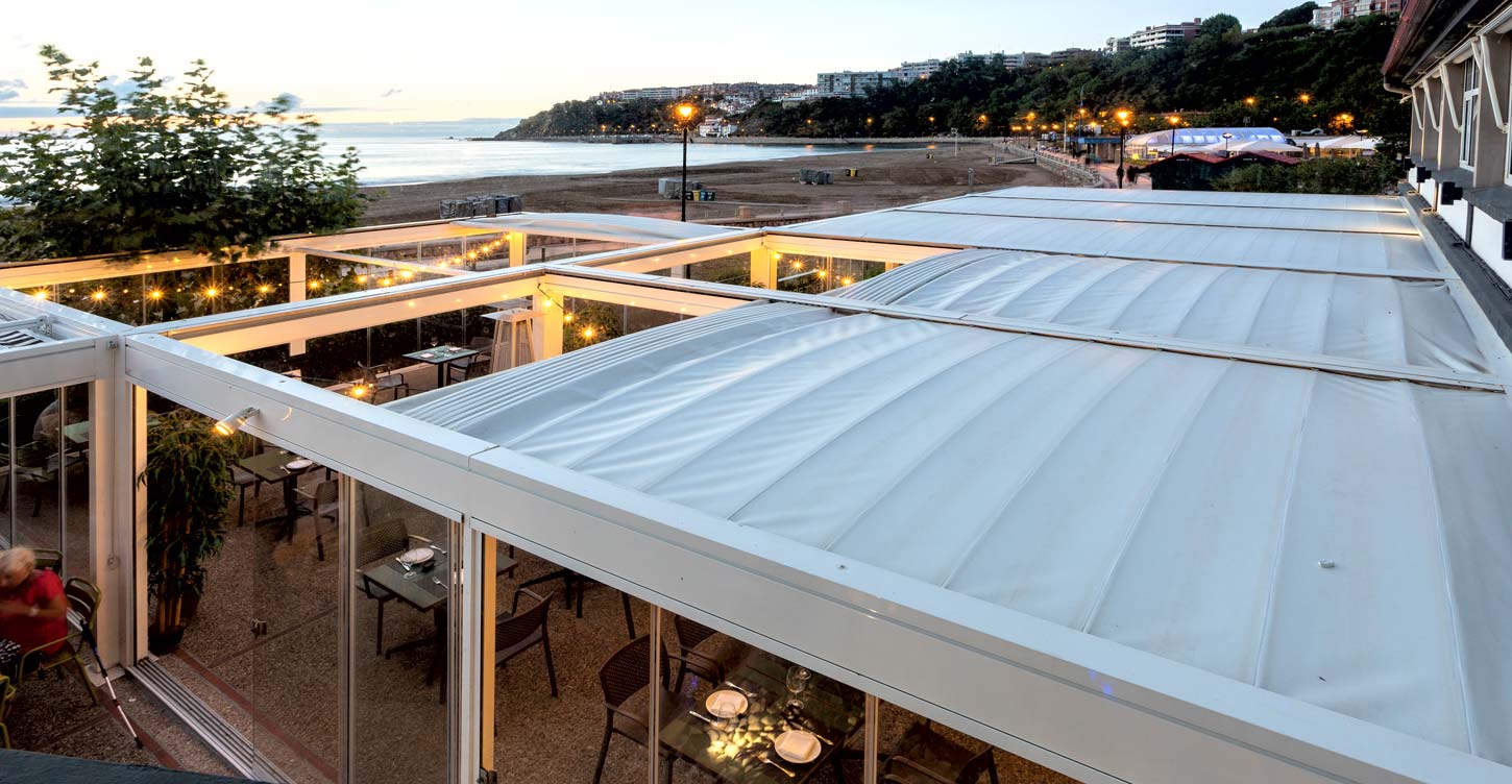 Gennius Isola retractable roof