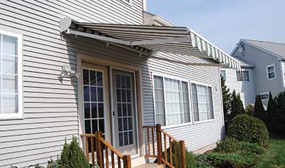 retractable awning