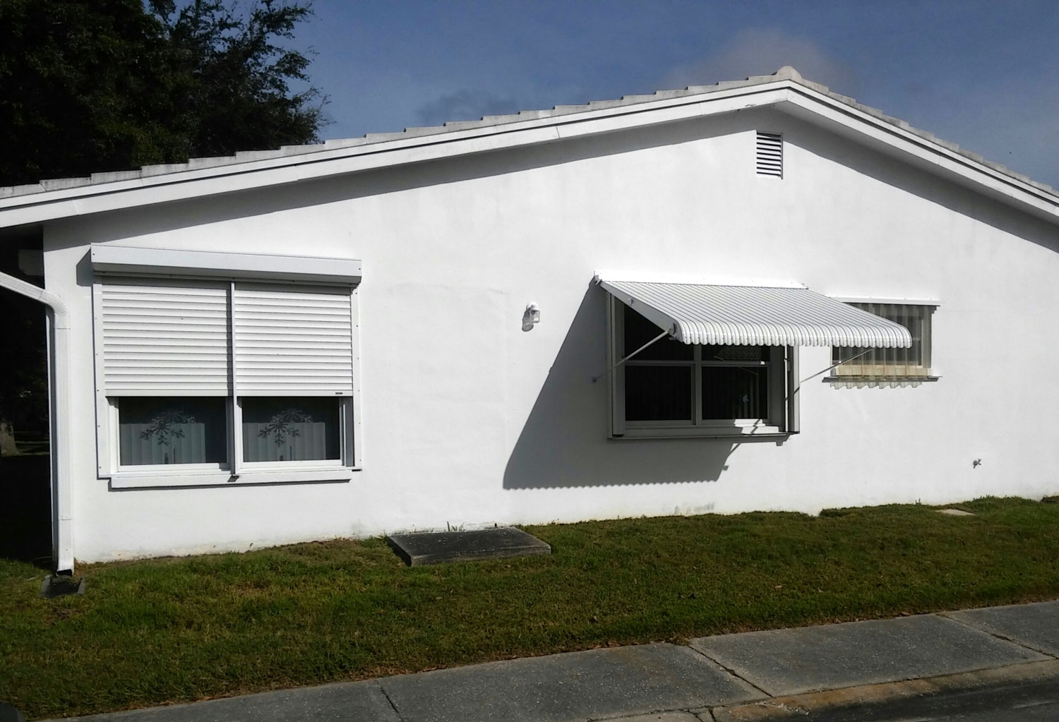 Aluminum Clamshell Awnings Awning Works Inc.