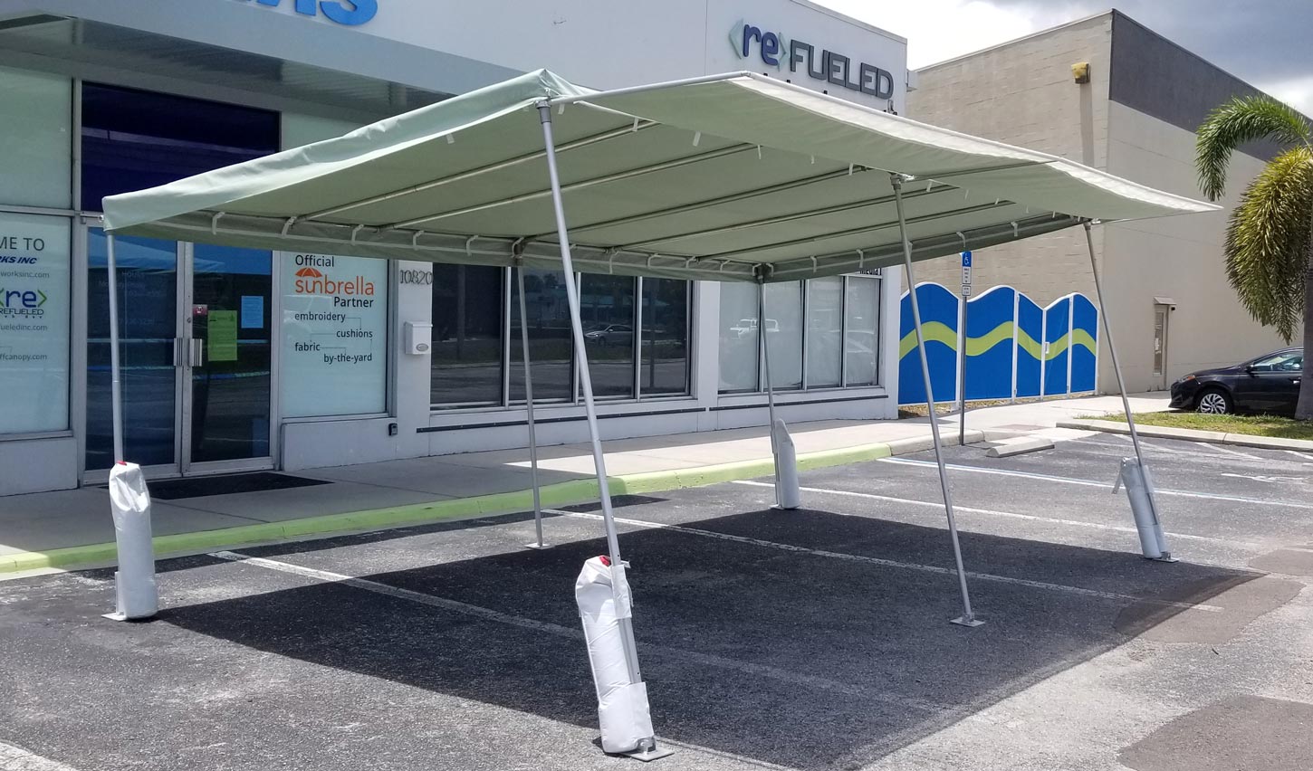 medTent with awning