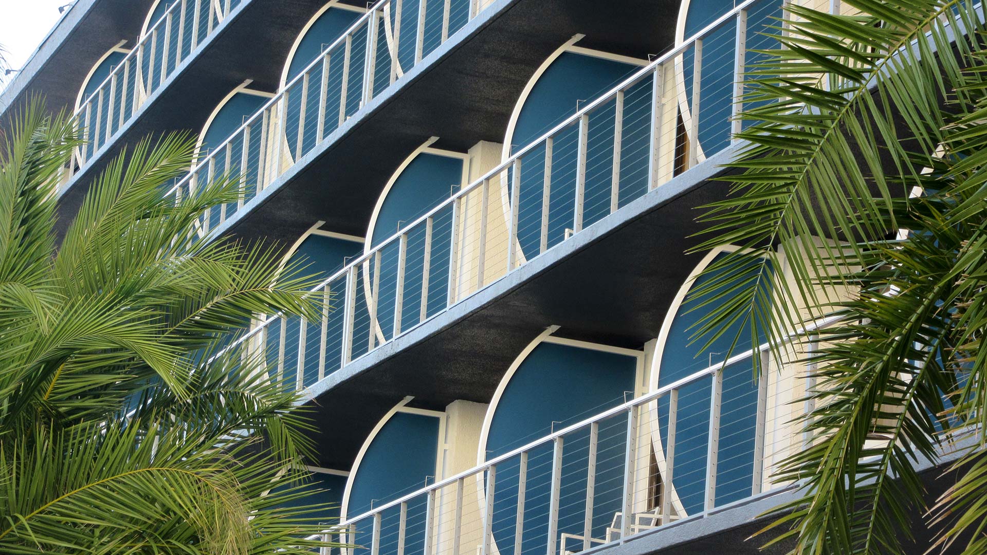 prjtbayharborbalconydividers Awning Works Inc.