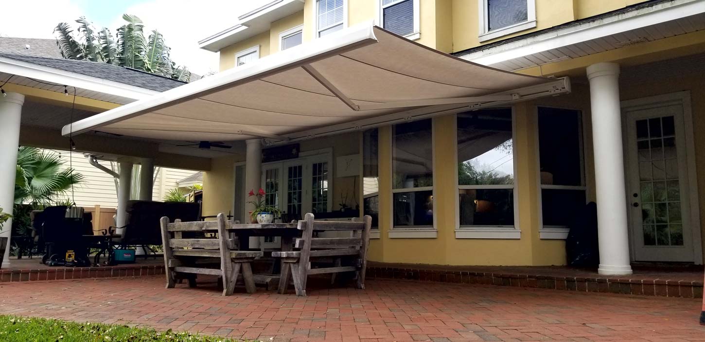 retractable awning